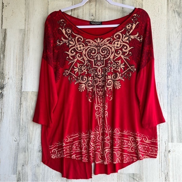 Vanilla Star red rhinestone cross swirl design short sleeve top with rhinestones - Picture 1 of 11